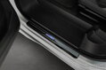 VW Multivan T7 od 2021 Grafit - prahové lišty Hybrid