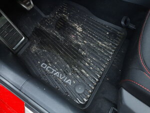 Autorohože pod nohy