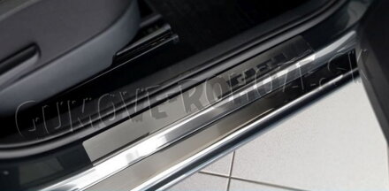Škoda Rapid od 2012 - prahové lišty