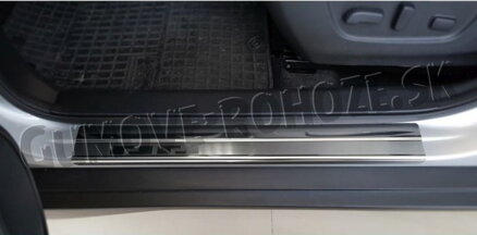 Nissan X-Trail od 2014 - prahové lišty