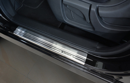 Nissan Qashqai od 2014 - prahové lišty Exclusive