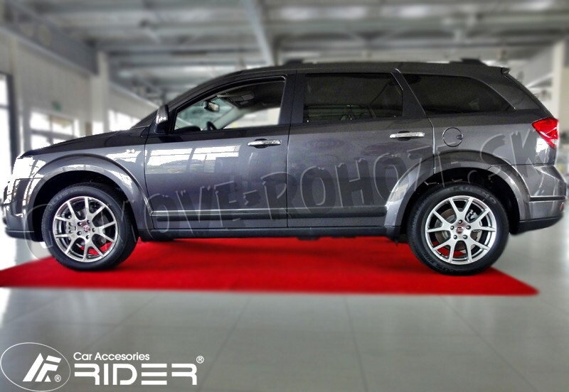 Fiat Freemont od 2011 - ochranné lišty dverí Fiat Freemont od 2011 - ochranné lišty dverí