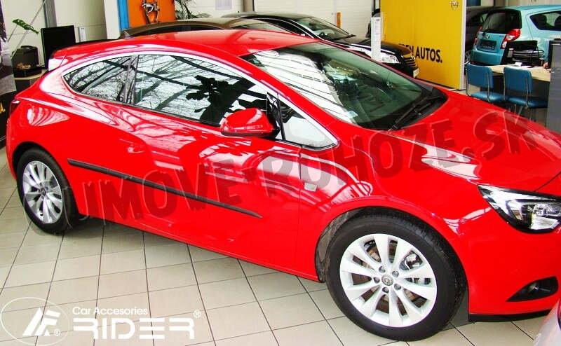 Opel Astra J GTC 2012-2015 - ochranné lišty dverí Opel Astra J GTC 2012-2015 - ochranné lišty dverí