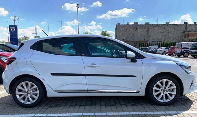 Renault Clio od 2019 - ochranné lišty dverí Renault Clio od 2019 - ochranné lišty dverí