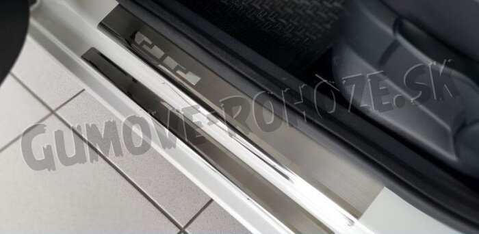 Škoda Fabia III 2014-2021 - prahové lišty Škoda Fabia III 2014-2021 - prahové lišty