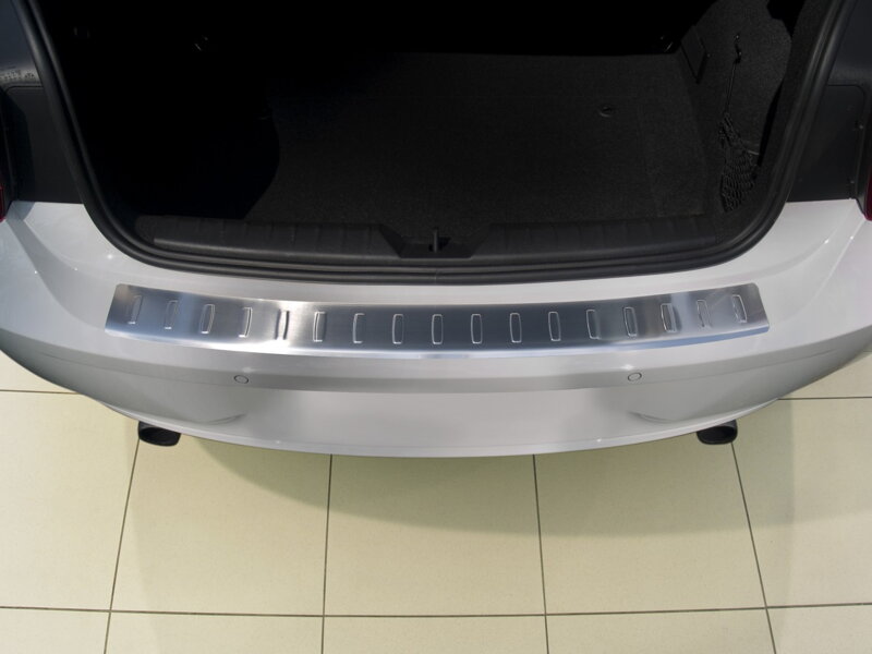BMW 1 (F20) 2011-2019 - lišta nárazníka BMW 1 (F20) 2011-2019 - lišta nárazníka